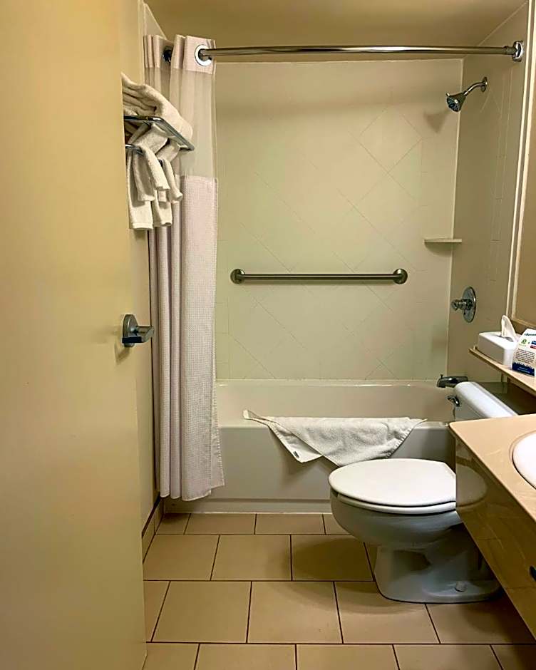 Travelodge Suites by Wyndham Moncton