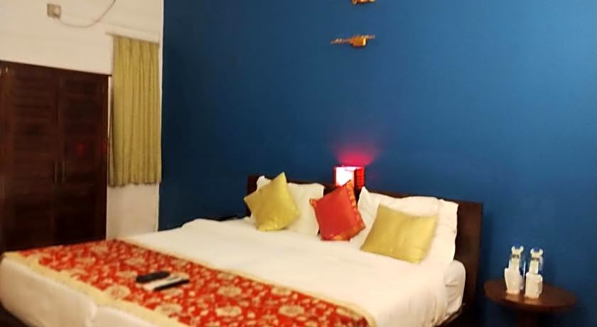 OLD LIGHTHOUSE BRISTOW HOTEL