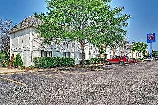 Motel 6-Glenview, IL - Chicago North
