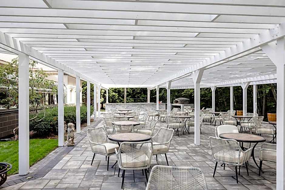 Chateau Merrimack Hotel & Spa