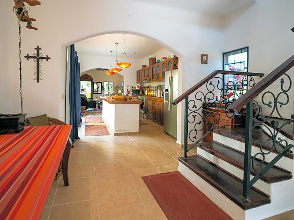 Casa Zarah - Hacienda Family Home - Pool and 2-Block to Beach