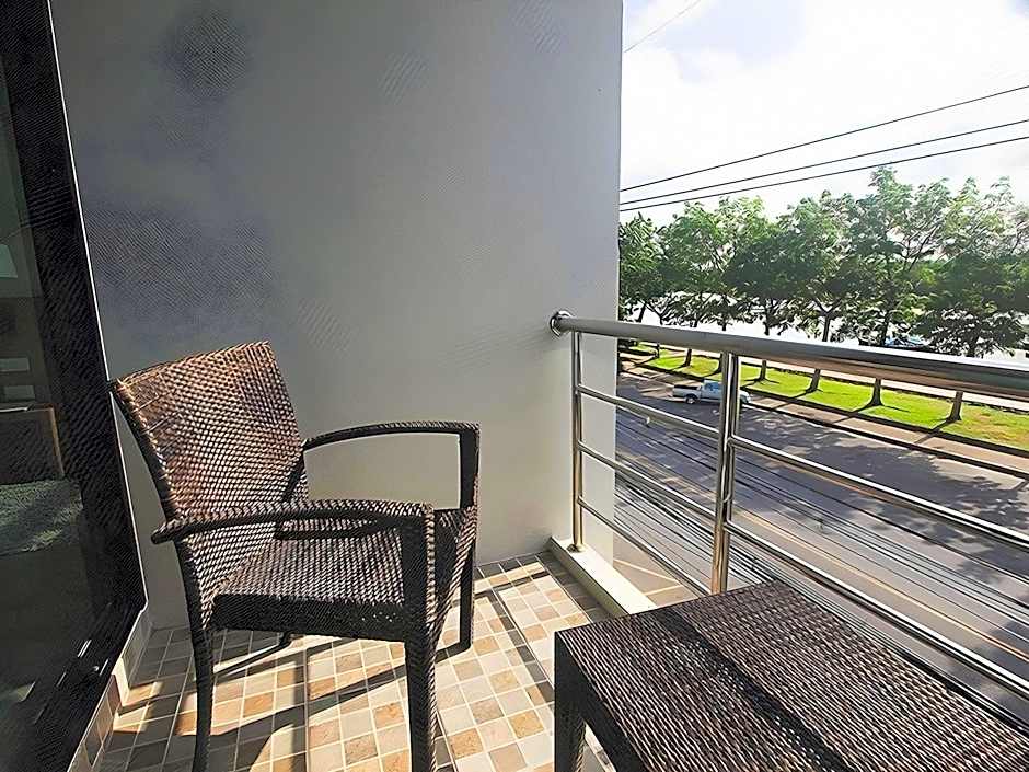Apo Hotel