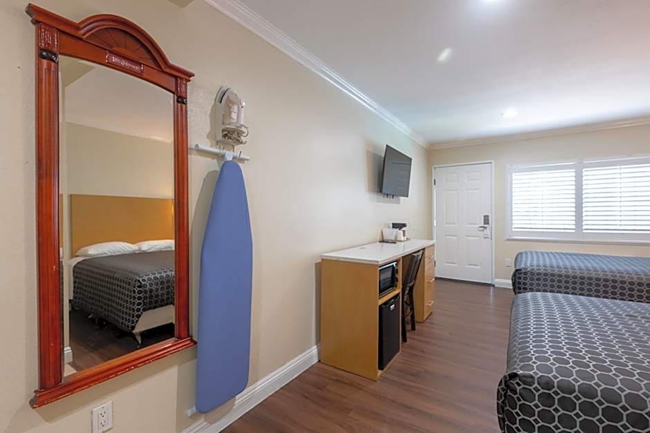 Hollywood City Inn