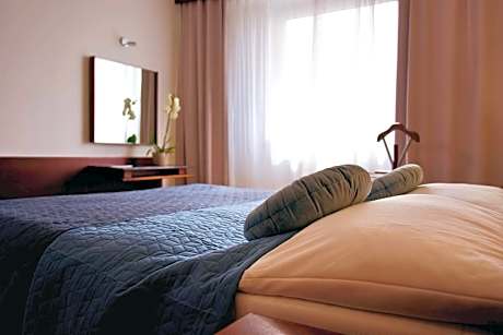 One-Bedroom Suite (2 Adults)