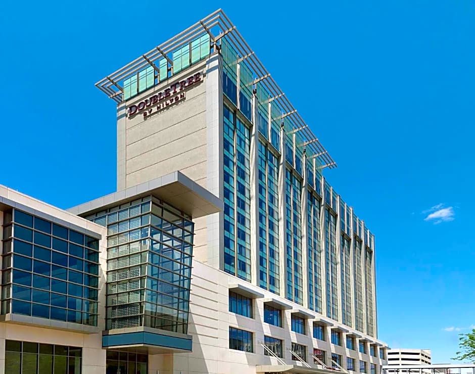 DoubleTree By Hilton Cedar Rapids Convention Complex