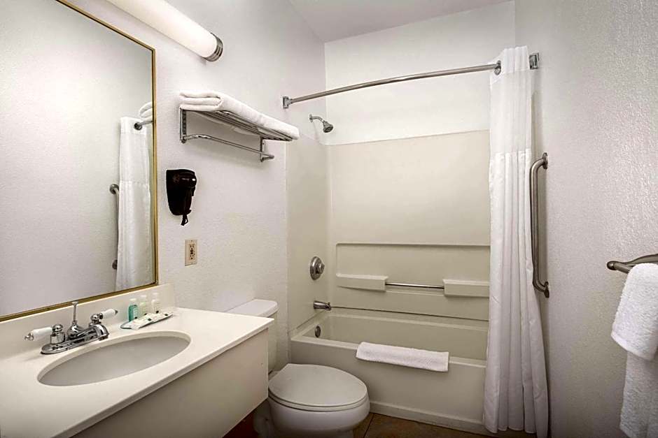Quality Inn & Suites Gallup I-40 Exit 20