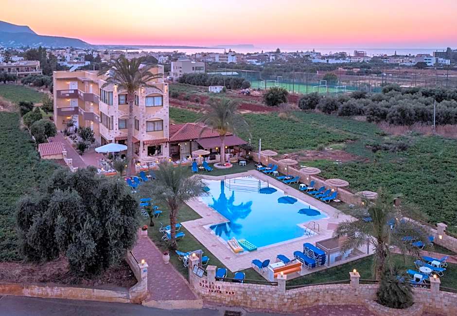 Danelis Studios & Apartments