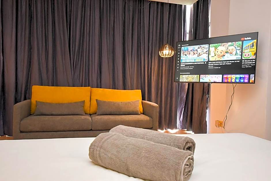 Cube 8teens Boutique Suite by Nest Home