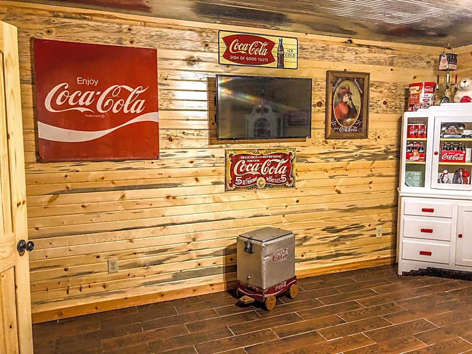 Samantha's Timber Inn