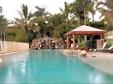 1 bedroom bayview balcony spa apartment