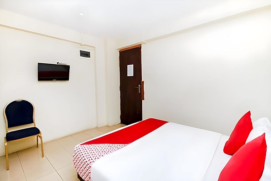 Green Palace Inn