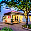 Best Western Plus Palm Court Hotel