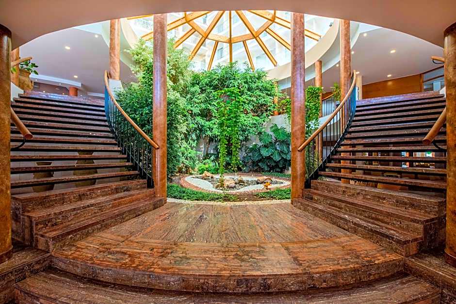 Valentin Grand Park Suite Hotel