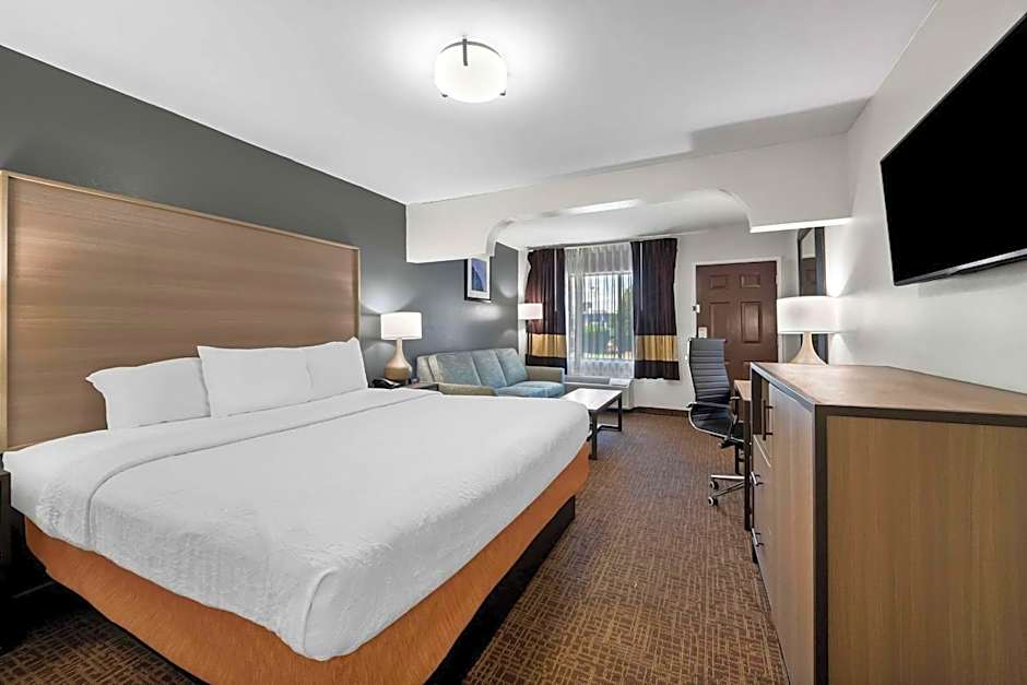 Quality Inn & Suites Fayetteville I-95