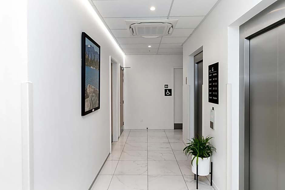 Christchurch City Hotel