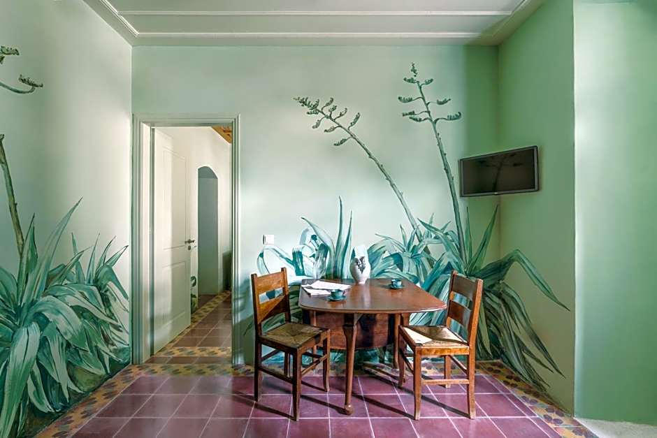 Cactus Hydra - Art Apartments
