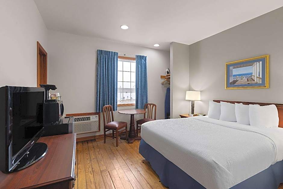 Days Inn by Wyndham Kill Devil Hills Oceanfront - Wilbur