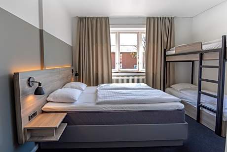 Family Room (4 Adults)