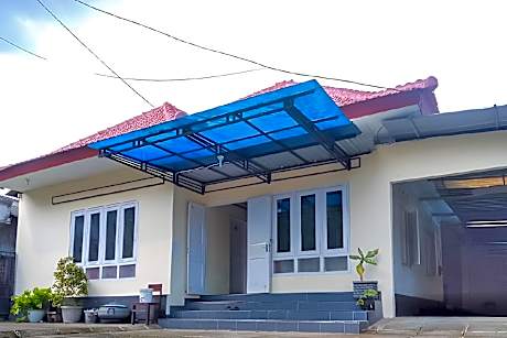 RedDoorz Syariah @ Griya Soeratin Pacitan