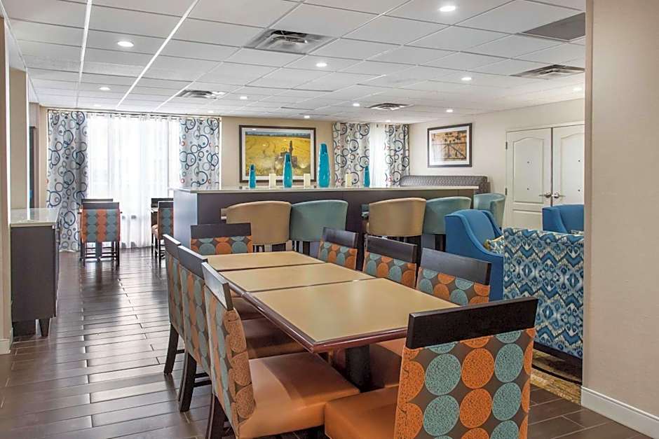 Hampton Inn By Hilton Douglas