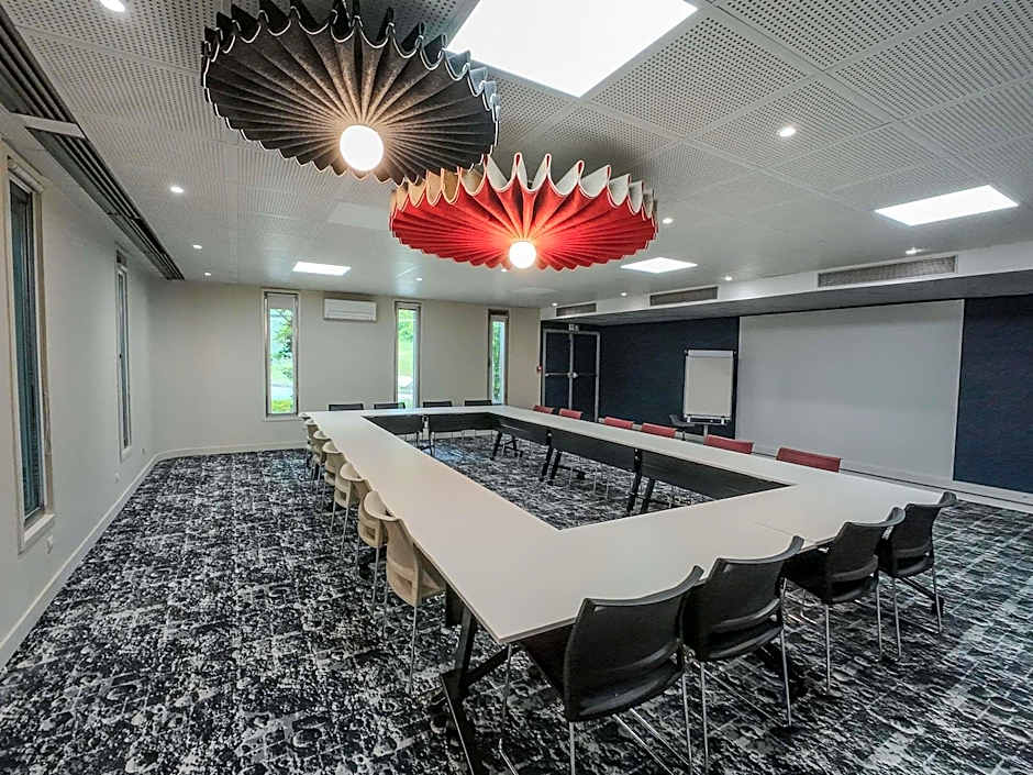 ibis Lyon Est Bron