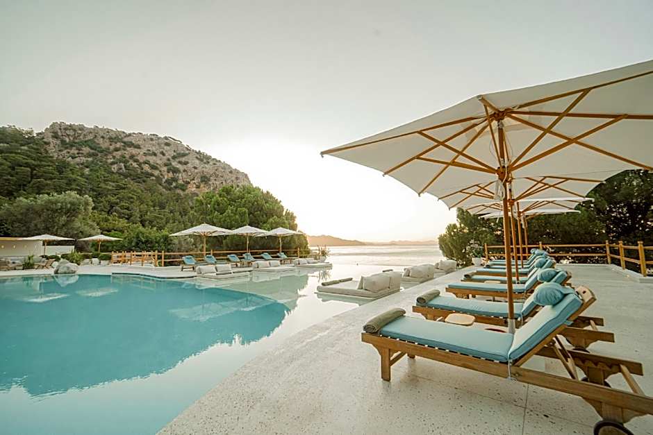 Perios Beach House - Adults Only