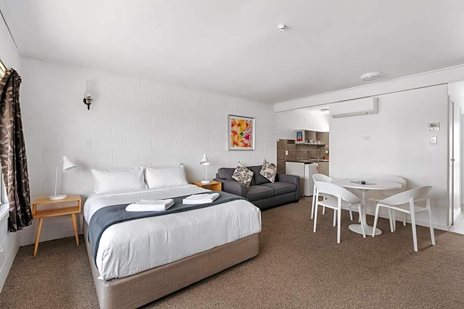 Avalon Motel