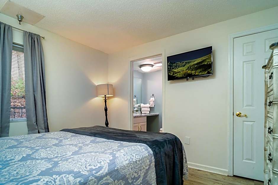 Condo in Gatlinburg very peaceful - 10 min Walk to Main Strip