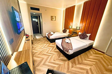 Deluxe Twin Room with Hill View