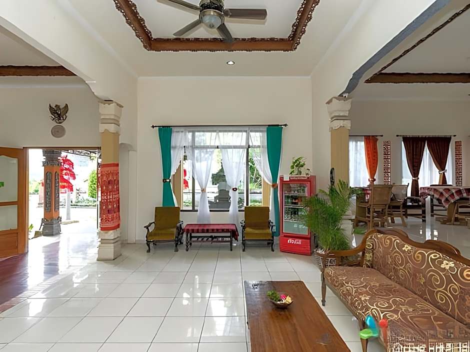 Lovina Beach Hotel