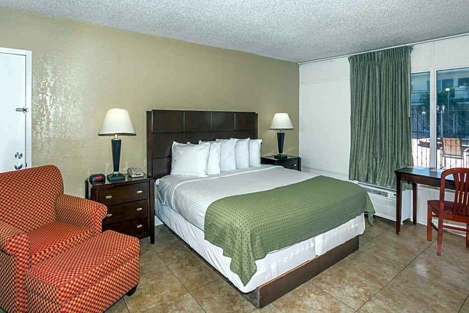 Days Inn by Wyndham St. Petersburg / Tampa Bay Area