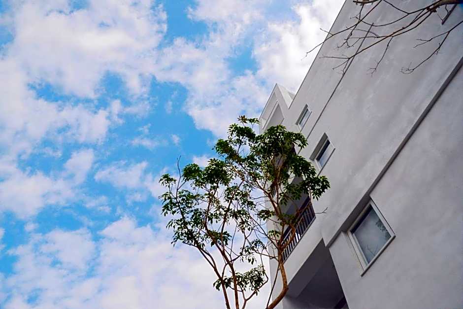 Tiin Tinn - Rivershore B&B