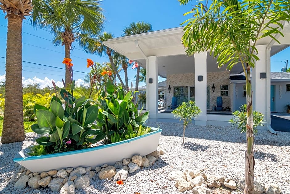 Latitude 26 Waterfront Boutique Resort - Fort Myers Beach