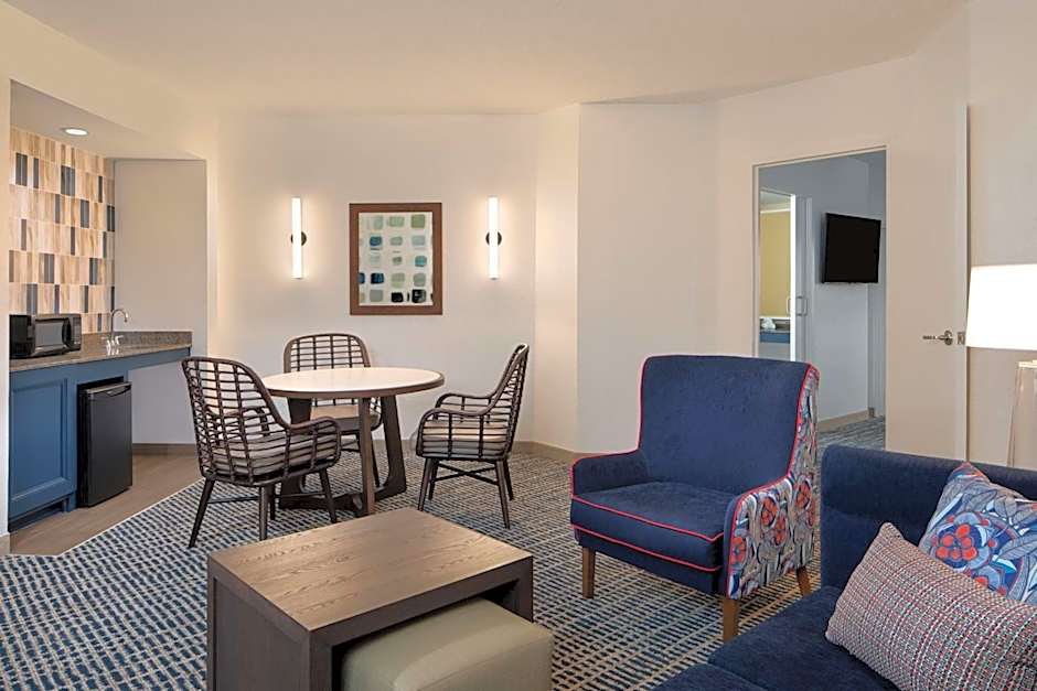 DoubleTree Suites by Hilton Orlando - Disney Springs® Area