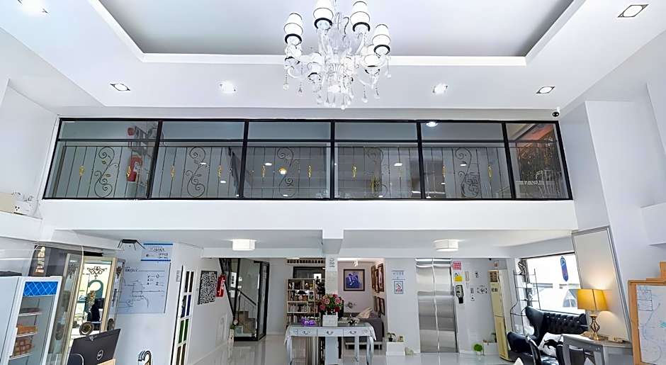 Bed by City Surawong Patpong
