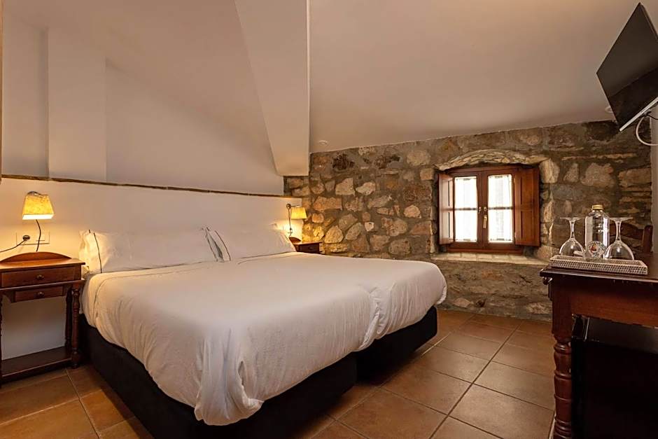 Tugasa Hotel y Apartamentos rurales La Posada