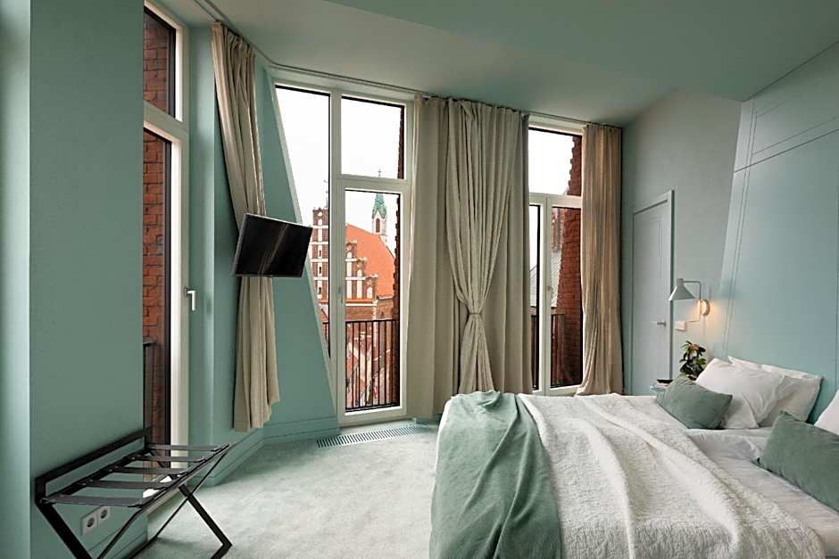 Redstone Apartments