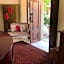 Casa Flora Guesthouse