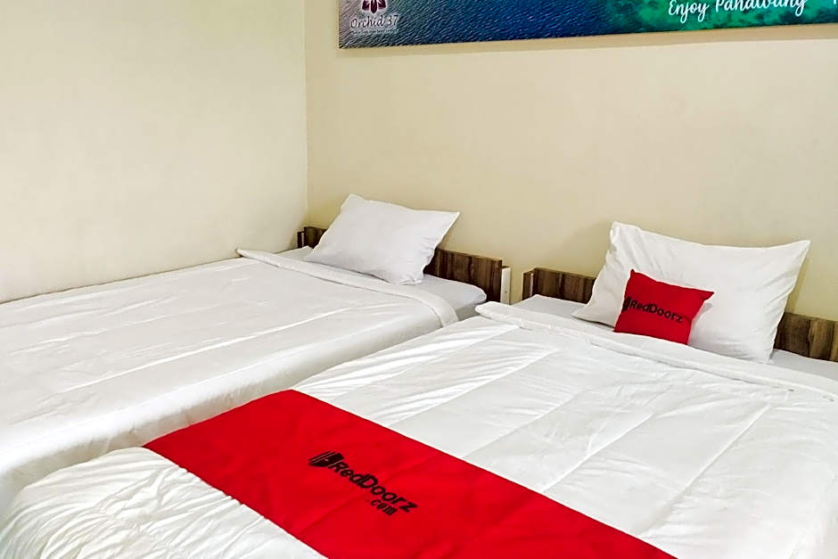 RedDoorz Syariah @ Shakira Alesha Enggal