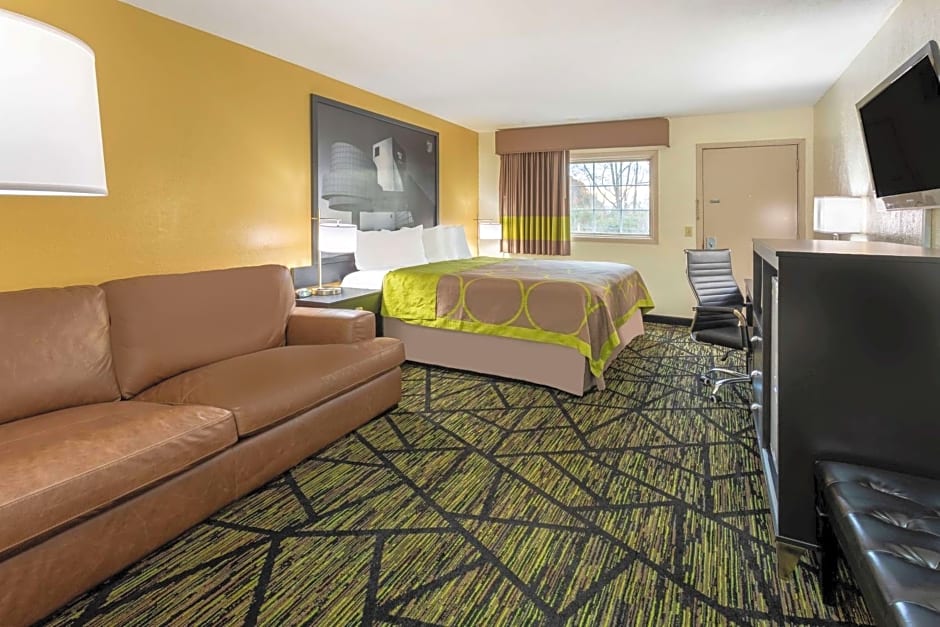 Super 8 by Wyndham Wooster