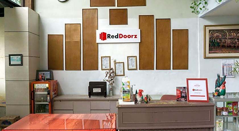 RedDoorz @ Hotel Surabaya Sumenep