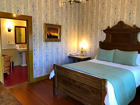 Queen Suite