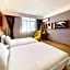 Moli Hotel (Guangzhou Yongqingfang Zhongshan 8th Road Subway Station)