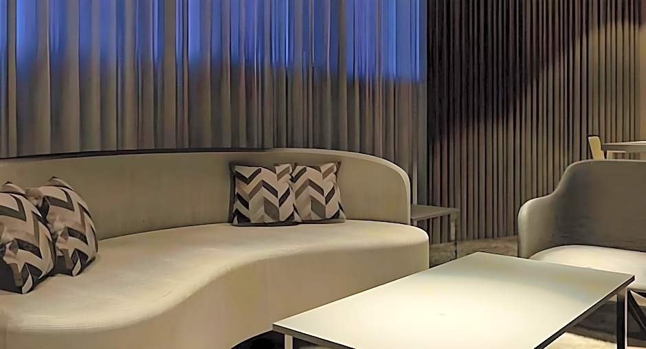 Gloria Hotel & Suites