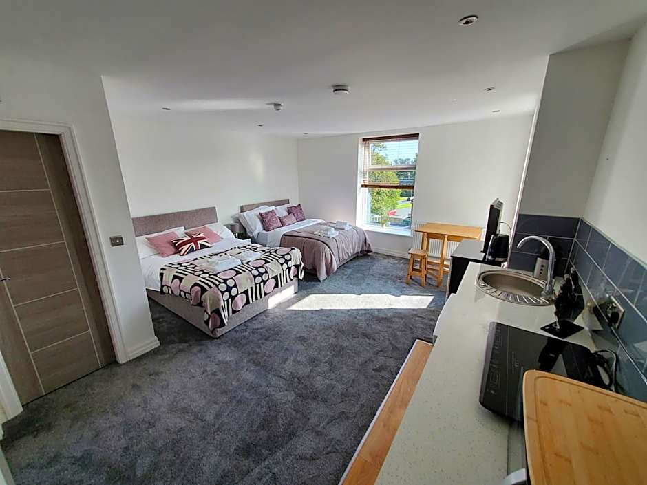 The Ashcroft Studios & Apartments with Free Parking