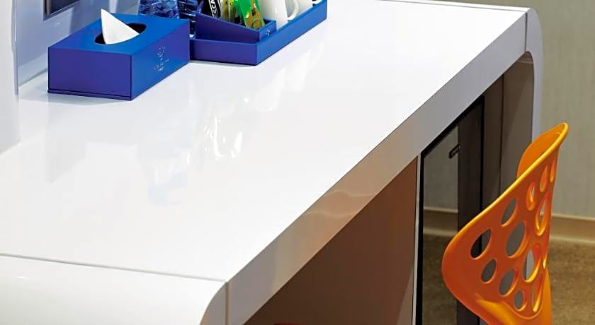 Airline Inn Taichung Green Park Way