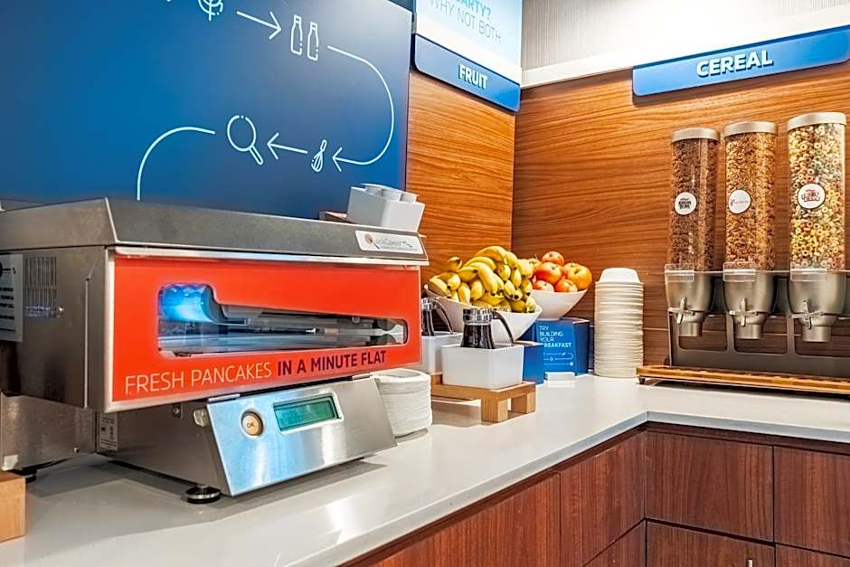 Holiday Inn Express Maspeth Hotel By IHG