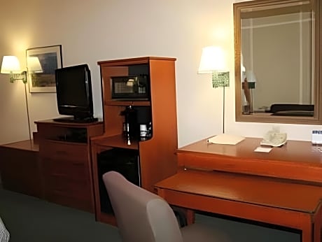 Queen Room - Non-Smoking