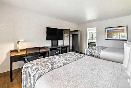 Executive Queen Room with Two Queen Beds - Pet Friendly/Non-Smoking