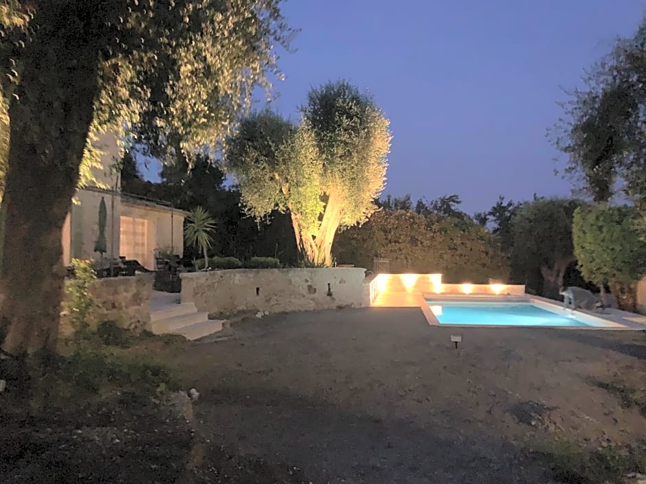 Le Mas Des Roses 1884 – Vence, CT